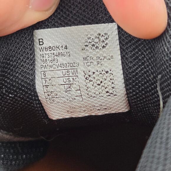 New Balance Women 9B Fresh Foam X 880v14 Black White Daily Gym Road Running Shoe - Picture 13 of 13